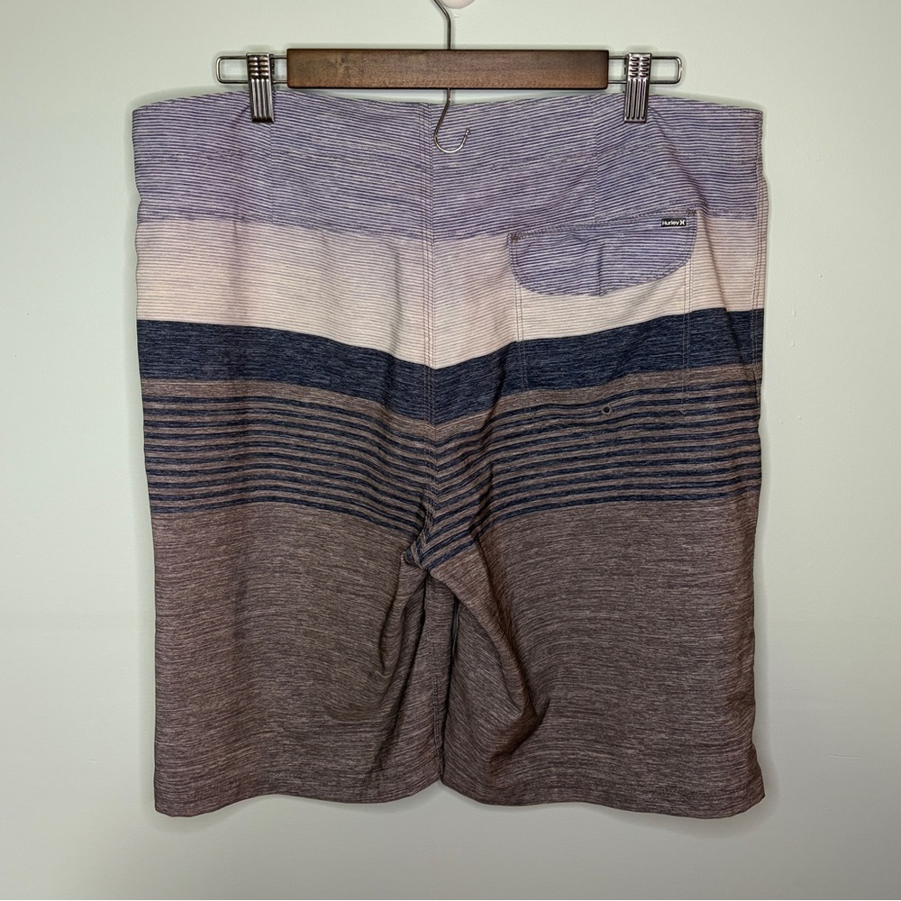 Hurley Men’s Blue and Gray Gradient Stripe Board Shorts - Picture 2 of 10